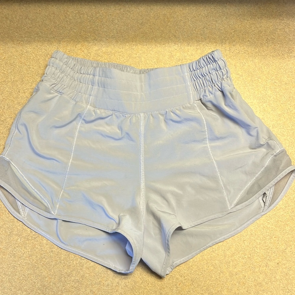 Light purple Lululemon Hotty hot shorts, size 2, 2.5 inseam